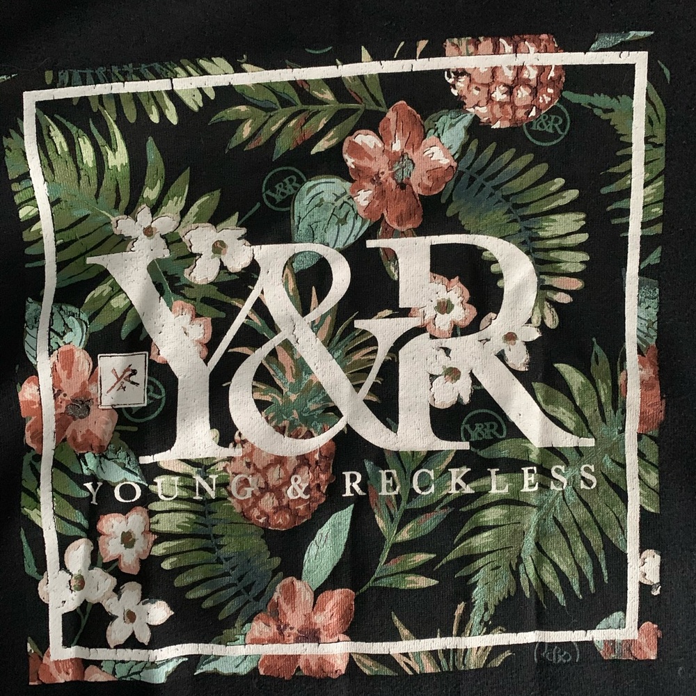 Y & R pullover - Picture 2 of 4